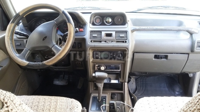 Mitsubishi Pajero 1996, 270,000 km - 2.8 l - Bakı
