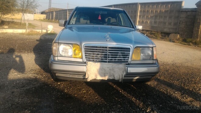 Mercedes E 320 1993, 307,000 km - 3.2 l - Bakı
