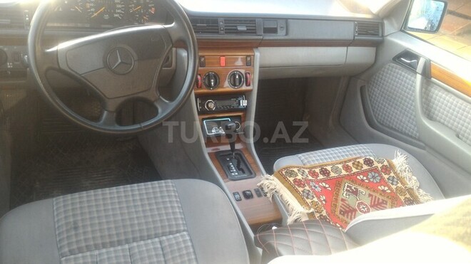 Mercedes E 320 1993, 307,000 km - 3.2 l - Bakı