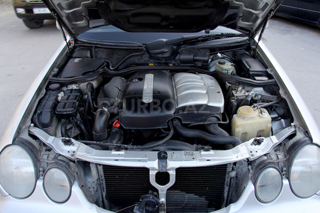 Mercedes E 220 1999, 310,000 km - 2.2 л - Bakı