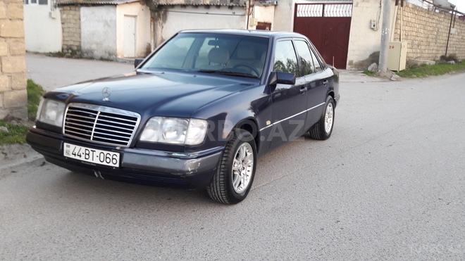 Mercedes E 220 1995, 25,000 km - 2.2 л - Sumqayıt
