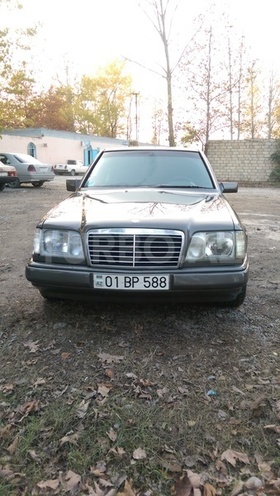 Mercedes E 220 1993, 245,655 km - 2.2 л - Ağdaş