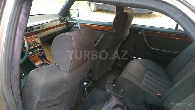 Mercedes E 220 1993, 245,655 km - 2.2 л - Ağdaş