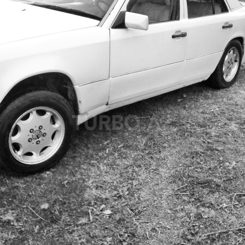 Mercedes E 200 1990, 277,627 km - 0.2 l - Qəbələ