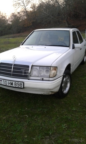 Mercedes E 200 1990, 277,627 km - 0.2 l - Qəbələ