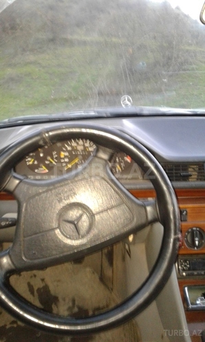 Mercedes E 200 1990, 277,627 km - 0.2 l - Qəbələ