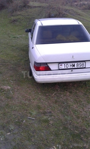 Mercedes E 200 1990, 277,627 km - 0.2 l - Qəbələ