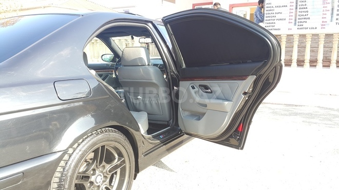 BMW 530 2002, 294,000 km - 3.0 l - Sumqayıt