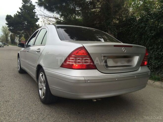 Mercedes C 240 2001, 272,000 km - 2.6 l - Bakı