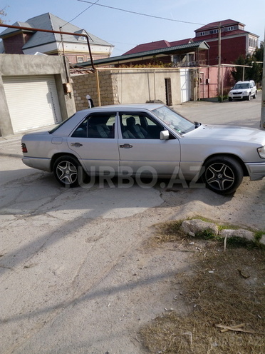 Mercedes E 200 1992, 285,760 km - 2.0 l - Bakı