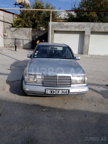 Mercedes E 200 1992, 285,760 km - 2.0 l - Bakı