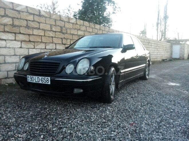 Mercedes E 320 2000, 325,600 km - 3.2 l - Xudat