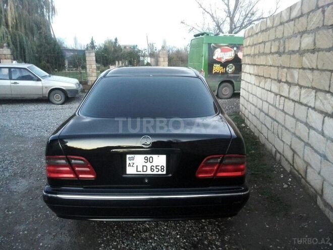 Mercedes E 320 2000, 325,600 km - 3.2 l - Xudat