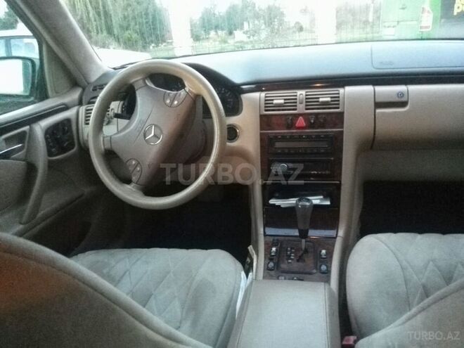 Mercedes E 320 2000, 325,600 km - 3.2 l - Xudat