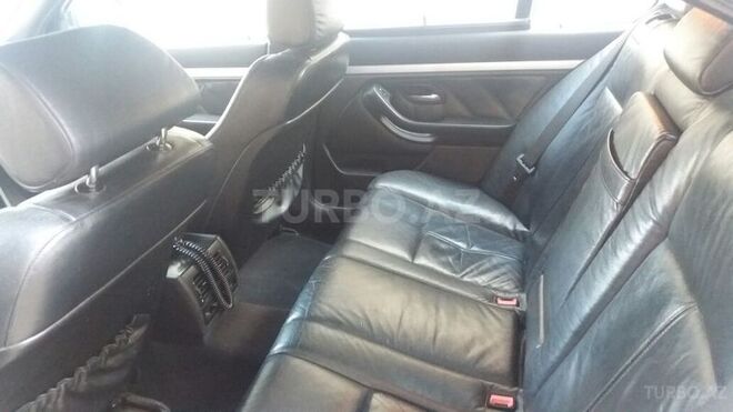 BMW 528 1999, 193,000 km - 2.8 л - Bakı