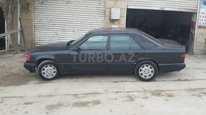 Mercedes E 230 1993, 350,480 km - 2.3 л - Bakı