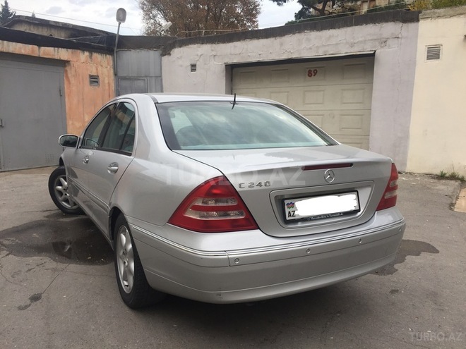 Mercedes C 240 2000, 136,000 km - 2.6 l - Bakı