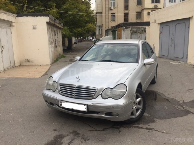 Mercedes C 240 2000, 136,000 km - 2.6 l - Bakı