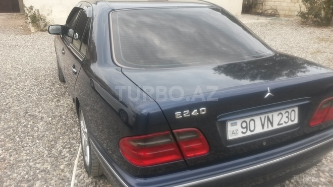 Mercedes E 240 1999, 240,000 km - 2.4 l - Bakı