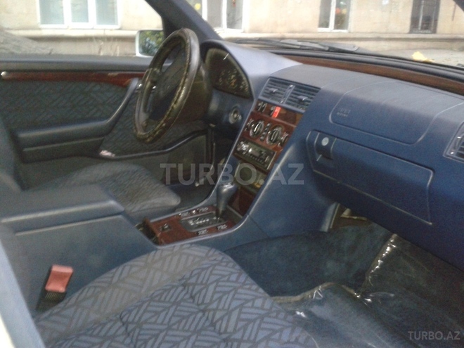 Mercedes C 180 1995, 249,000 km - 1.8 л - Bakı