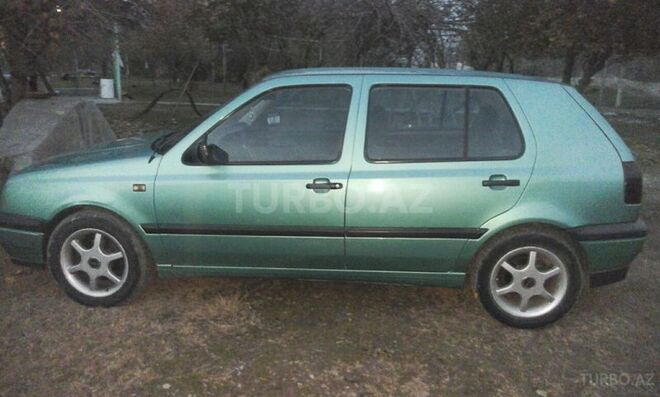 Volkswagen Golf 1995, 246,023 km - 2.0 l - Göyçay