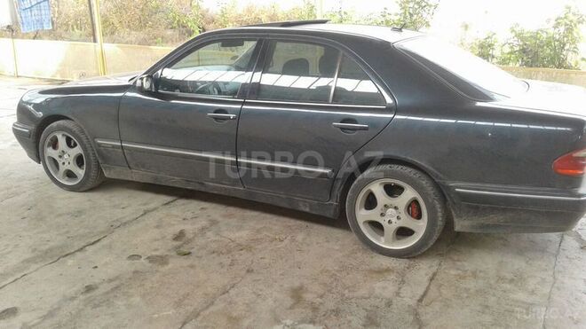 Mercedes E 240 2000, 192,000 km - 2.4 л - Şəmkir