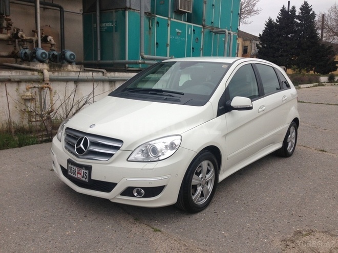 Mercedes B 170 2010, 64,000 km - 1.7 l - Bakı