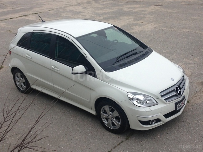 Mercedes B 170 2010, 64,000 km - 1.7 l - Bakı