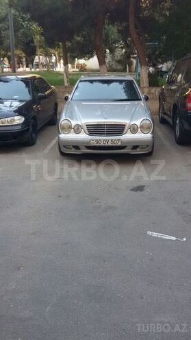 Mercedes E 320 2001, 153,900 km - 3.2 l - Bakı