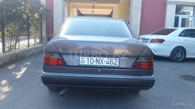 Mercedes E 200 1992, 325,000 km - 2.0 l - İmişli