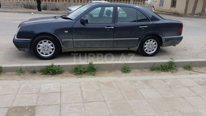 Mercedes E 200 1998, 230,000 km - 2.0 l - Bakı
