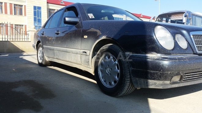 Mercedes E 200 1998, 230,000 km - 2.0 l - Bakı