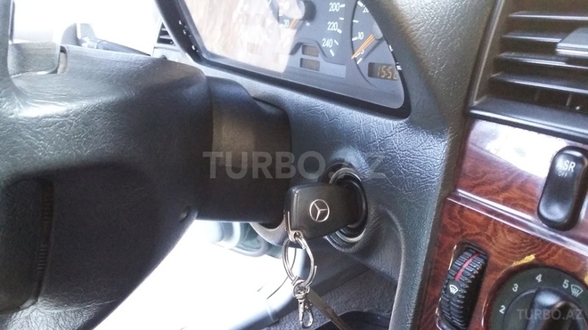 Mercedes C 180 1999, 270,000 km - 1.8 l - Sumqayıt