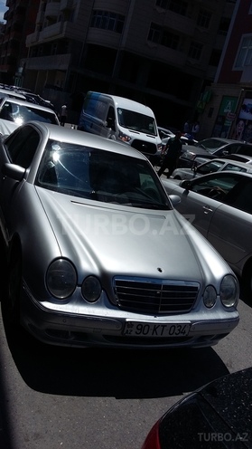 Mercedes E 220 2001, 387,000 km - 2.2 l - Bakı