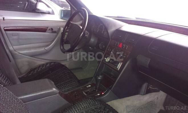 Mercedes C 230 1999, 233,000 km - 2.3 l - Bakı