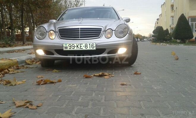 Mercedes E 220 2002, 320,000 km - 2.2 л - Bakı