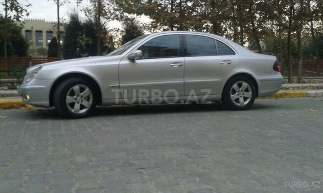 Mercedes E 220 2002, 320,000 km - 2.2 л - Bakı