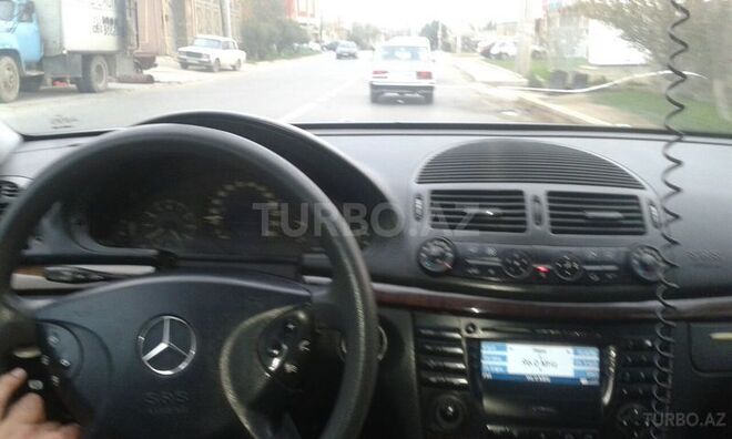 Mercedes E 220 2002, 320,000 km - 2.2 л - Bakı