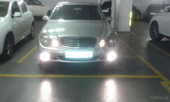 Mercedes E 220 2002, 320,000 km - 2.2 л - Bakı
