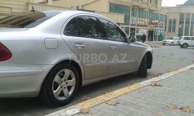 Mercedes E 220 2002, 320,000 km - 2.2 л - Bakı