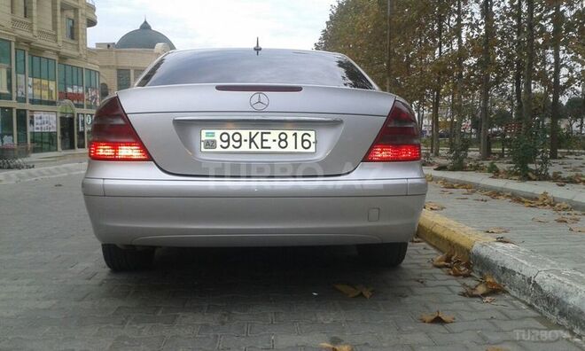 Mercedes E 220 2002, 320,000 km - 2.2 л - Bakı