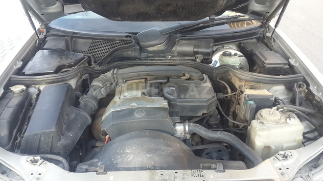 Mercedes E 230 1995, 442,000 km - 2.3 l - Bakı