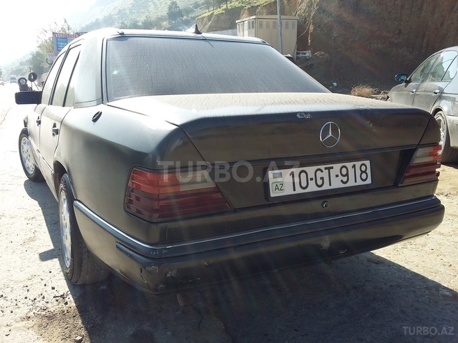 Mercedes E 230 1992, 310,000 km - 2.3 л - Bakı