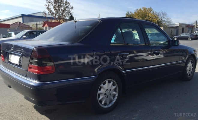 Mercedes C 230 1998, 240,000 km - 2.3 l - Bakı