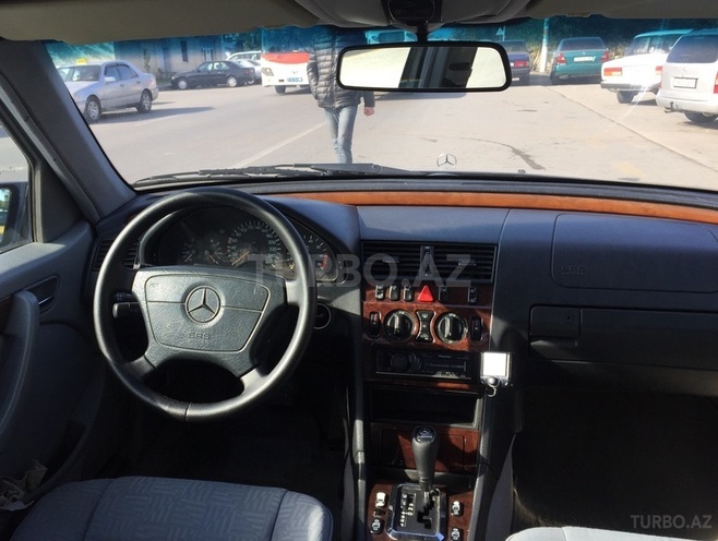 Mercedes C 230 1998, 240,000 km - 2.3 l - Bakı