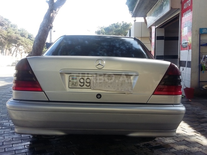 Mercedes C 220 1998, 290,000 km - 2.2 л - Bakı