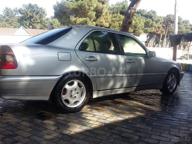 Mercedes C 220 1998, 290,000 km - 2.2 л - Bakı