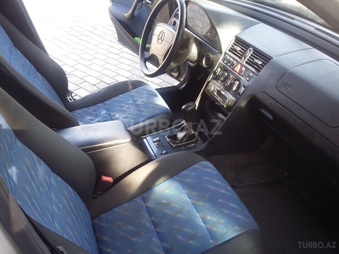 Mercedes C 220 1998, 290,000 km - 2.2 л - Bakı