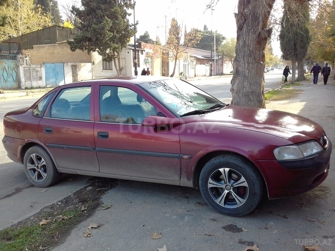 Opel Vectra 1996, 250,000 km - 1.6 л - Gəncə