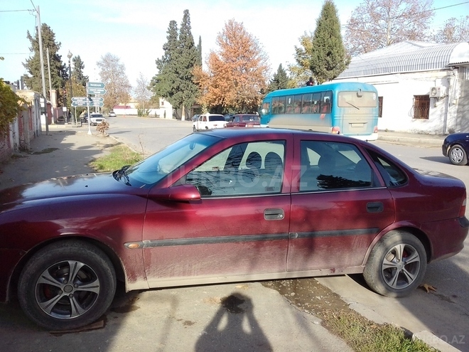 Opel Vectra 1996, 250,000 km - 1.6 л - Gəncə